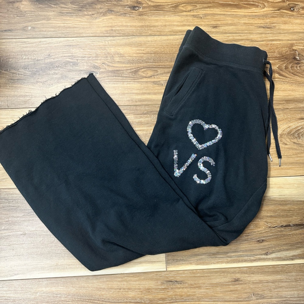Victoria’s Secret size medium sweatpants / lounge pants wide leg
